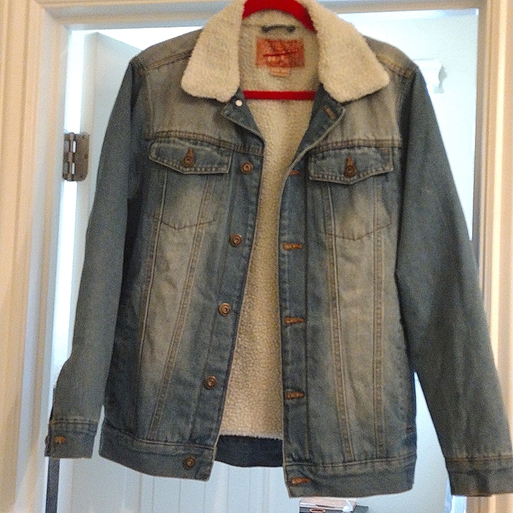 Jean jacket with Sherpa lining